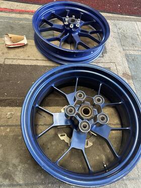 E10917 Aprilia 01 Rsv Mille R - Oz Forged Alum Racing Wheels Blue Oem Used