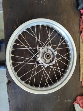 36312345649 Bmw 1997 97 F650-st F650st Lace Front Wheel Hub And Rim - 2.15x18 Inch