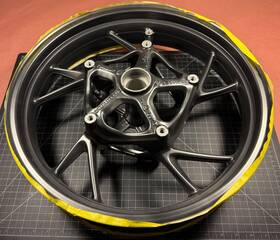 530613 Bmw 14-18 R1200rt Front Wheel Rims 17x3.5 - Straight Fresh Powder Coat