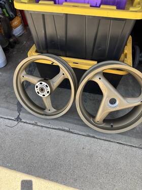 30.5291.03 Ducati Brembo 3 Spoke Wheels A Pair Rear And Front 916 748 996 30.5291.03 Ducati Brembo 3 Spoke Wheels A Pair Rear And Front 916 748 996