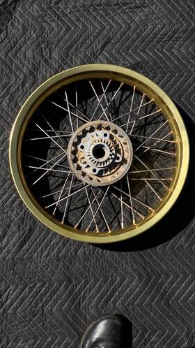 4777 Ducati Bevel 750ss /900ss Front Wheel With Aluminum Sun Rim 2.75 X 18