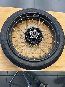 50122571ad Ducati Mts-v4 19 Inch Front Cross Spoke Rim And Tire