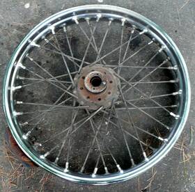 Mb10-w1007 Dunlop Triumph - T120 Rear Wheel And Hub Wm 3 18 Mb10 W1007