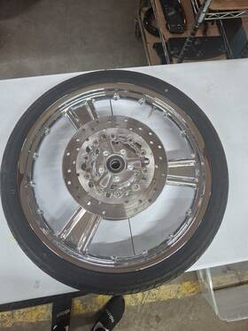 060104 Harley Screaming Eagle Cvo Deuce 2004 Front Softail Chrome Wheel Outright