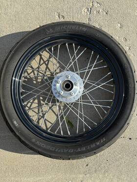 00312 Harley-davidson 19 X 2.5 40 Spoke Rim And Tire