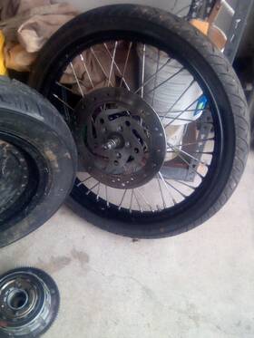 0u812 Harley-davidson 21 Front Wheel Black With Chrome Spokes