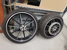 10000100hd Harley-davidson 2018 Breakout Wheel Set With Tires Motorcycle