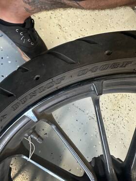 Harley-davidson 130/60b/19 2018 Rgs Front Wheel And Tire