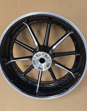 2032123 Harley-davidson 2013-23 Oem 10-spoke Fxsb Softail Breakout Rear Wheel 18x8.0