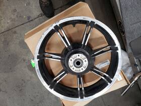 40900600 Harley-davidson Oem Rear Wheel 18 Inch