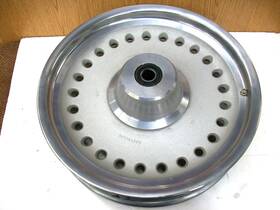 41038-07 Harley-davidson Oem 2007 Fatboy Softail 17 Inch X 3.5 Used Front Mag Wheel