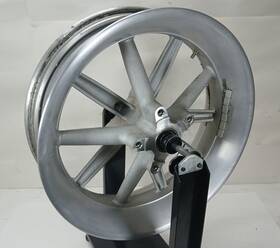 41226-05 Harley-davidson 2006 V Rod Vrscr Rear Wheel 10 Spoke Cast Alloy 18x5.5