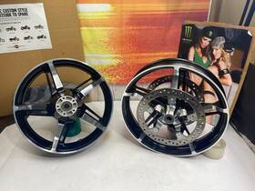 42923 Harley-davidson Oem 09-24 Touring 2024 Street Glide Front And Rear Wheels Rotors