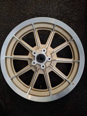 43297-98 Harley-davidson 10 Spoke Front Wheel 16 Inch Champagne Color