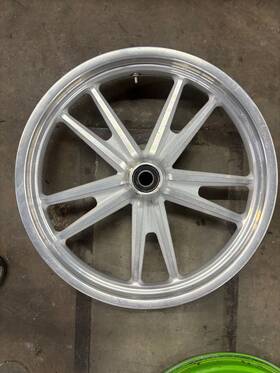 43300165 Harley-davidson 2010 Dyna Low Rider 19 Inch Mag Cast Front Wheel Rim 10 Spoke 08 09