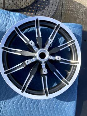 43300533 Harley-davidson Electra Glide Front Wheel - Oem Impeller Style 17 X 3 Inches