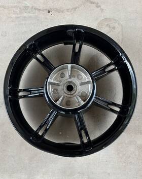 43300627 Harley Davidson Oem Touring Rear Black Rim 18x5