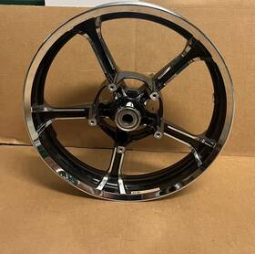 43300737 Harley-davidson Oem Cvo Limited Touring Front Chrome And Black Wheel 2009-22