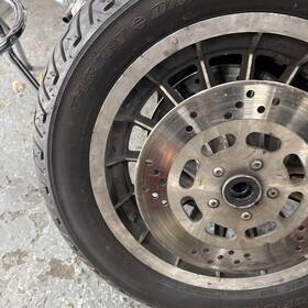 43345-83 Harley-davidson 1983 Flh 16 Spoke Front Wheel Used