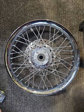 43570-06 Harley-davidson Oem 00-06 Softail And Dyna Wide 19 Inch X2.50 40-spoke Wire Front Wheel