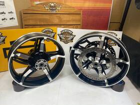 43995 Harley-davidson Oem 09-24 Touring 2024 Street Glide Front And Rear Wheels Rotors