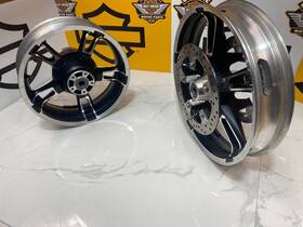 45682 Harley-davidson 09-24 Touring Front And Rear Enforcer Wheels 18 Inch X5 19 X3.5 Oem