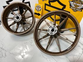 Harley-davidson 46944 Oem M8 Low Rider S St Wheels 19x2.5 Inch Front And 16x5 Rear Bronze Gold Rims