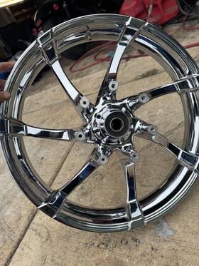 55071-11a Harley-davidson Chrome Front Wheel 19x 3.5 Agitator