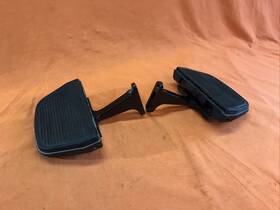 52719-93a Harley-davidson 57219-93a Genuine Electra Glide Passenger Floorboard W Mounts