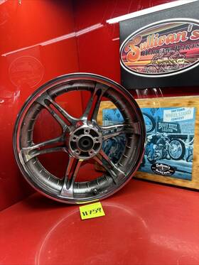 787-777 Harley-davidson Slotted 6 Chrome Dyna 2006-17 Rear Mag Wheel 17 Inch X 4.5 Genuine Sealed