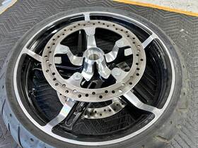 Hd02 Harley-davidson 2025 Front Touring Wheel 19in Black And Chrome