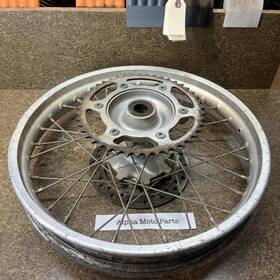 00102011 Honda 97 Xr400r Rear Wheel Missing One Spoke 18in Rim 1997 Xr400