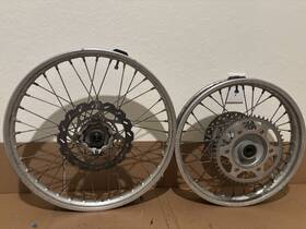 39585920 Honda 2004 Xr250r Front And Rear Rims Including Rim Locks Rotors Sprocket