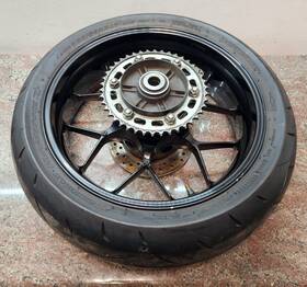 42650-mgp-d10 Honda 2012-2016 Cbr1000rr Rear Wheel Rim With Sprocket Disc Oem