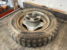 42701-098-000au Honda 1973 Ct70 Oem Rear Wheel Assembly Used Original Complete Trail 70