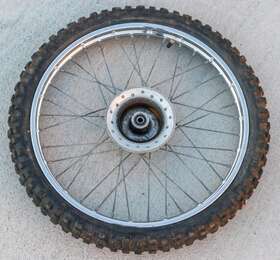 44650-ksj-315 Honda 2003 Xr 100 Front Wheel Rim And Tire