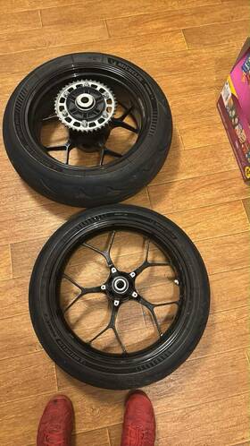 44650-mkj-d00zc Honda 2023 Cbr 1000 Rrr Triple R Set Of Wheels Front And Rear