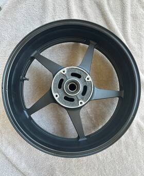 Mcf01t02 Honda 02-06 Rc51 Oem Rear Wheel