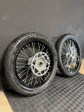 41025-0394-wc Kawasaki 2019-2023 Kx450 Oem Rim Set With Street Tires Rotors Sprocket - Clean