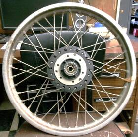 41074-022 Kawasaki 41074-031 Used- 73-75 Z1/z1ab Front Wheel P/n# Z1 / # Z1ab