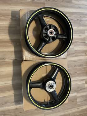 F1374-r1375 Kawasaki Zx9r 1998-1999 C1-c2 Front And Rear Rim Straight Clean