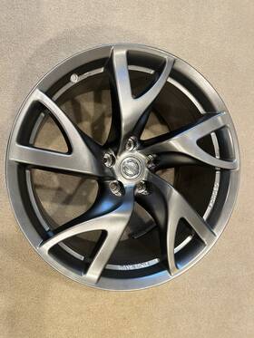 D0c00-3gy4b Nissan Oem 370z Rear Wheel 19 Inch X10 Pre-owned . In Very Good Condition Straight