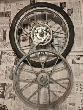 Puch 1.35x472/77 Maxi E50 17 Inch Grimeca Snowflake Rims