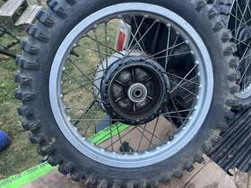 123-794-2300 Suzuki Oem 1978 1/2 Rm250 Rm Pe 250 125 370 Pe250 Wheel Rim Hub Tire 2.15x18