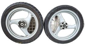 5411134c000fr Suzuki 1993 Gsx600fp Katana Front And Rear Wheel With Tire Pair R 17 Oem