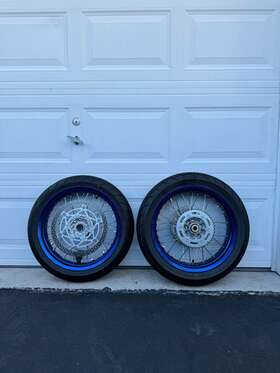 55311-29f40 Suzuki Drz400sm Blue Wheels Like New