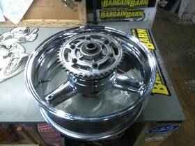 5597 Suzuki 97 00 Gsxr600 Gsxr 600 Srad Rear Wheel Rim Oem Chrome 5.5 Gixxer
