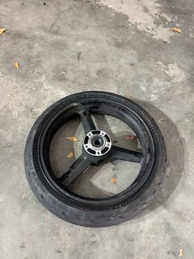 562772 Suzuki 2001-2003 Gsxr600 Front Wheel And Tire