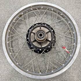 Suzuki 64100-16861 Nos Vintage Oem Genuine Ts250 2 Inch X 18 Rear Wheel Rim Hub Set Takasago