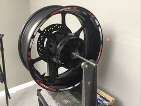 64111-10l01-019 Suzuki 22-25 Hayabusa Rear Wheel With Rotor Black